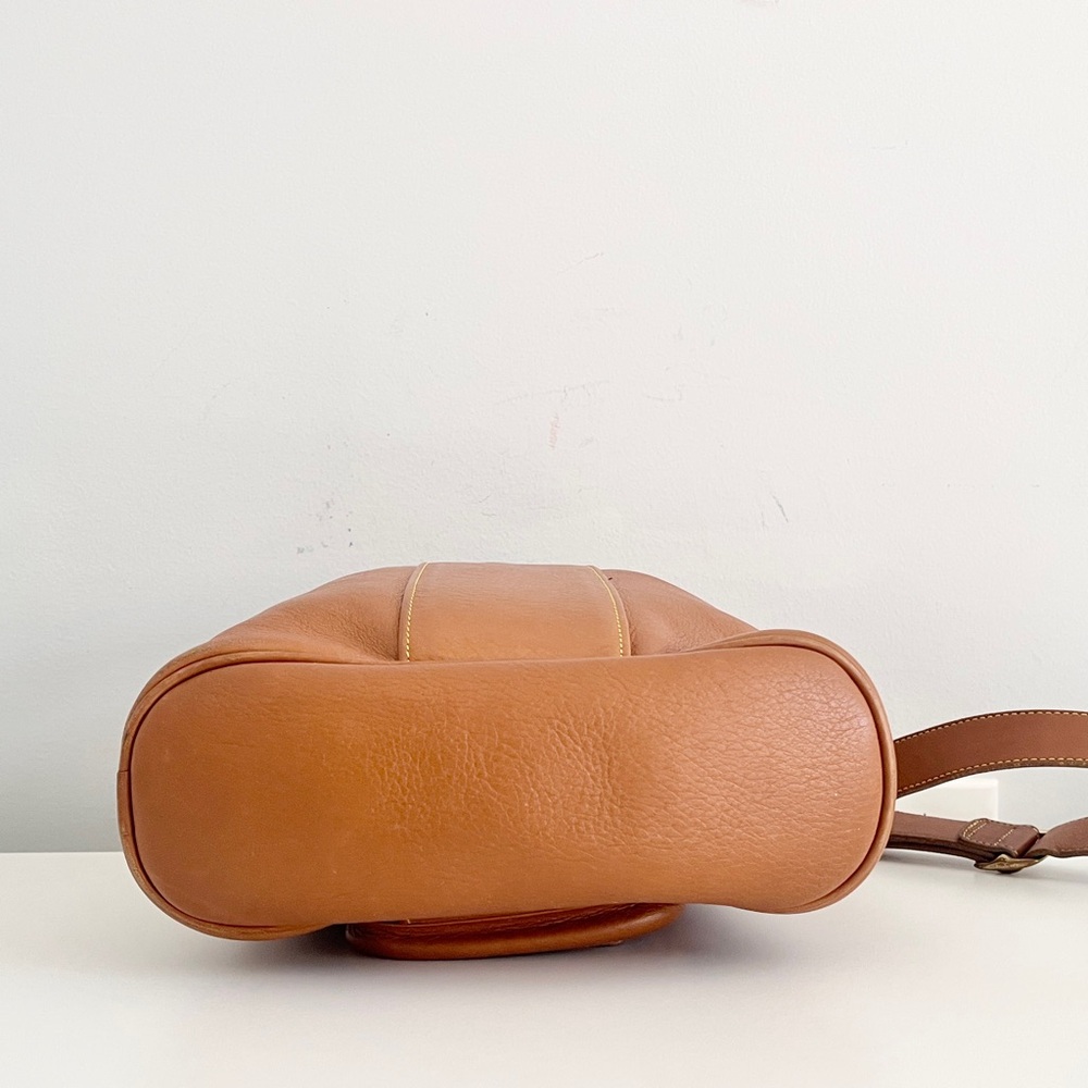 Vintage Dooney & Bourke British Tan Leather Drawstring Bucket Bag - Picture 7 of 14